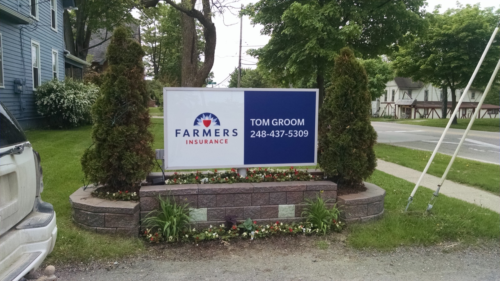 Exterior pan sign