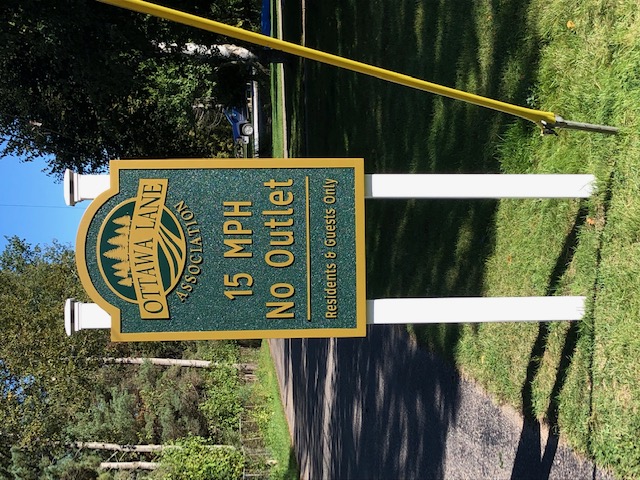 Freestanding pylon